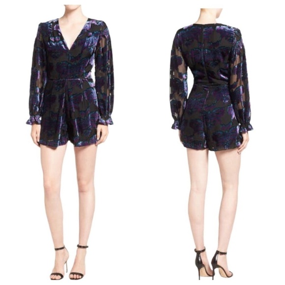 Adelyn Rae City Lights Velvet Burnout Romper Size Small V Neck NWT - Picture 3 of 13